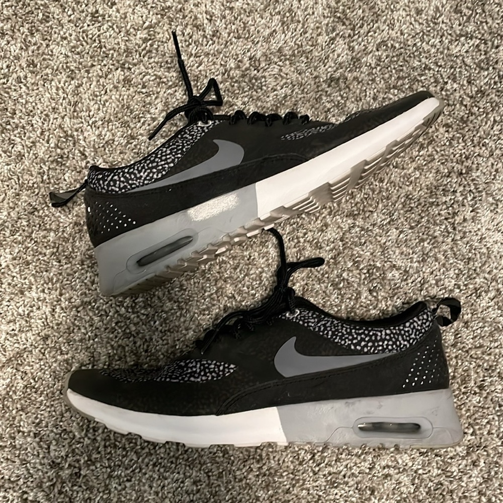 Nike Max Thea